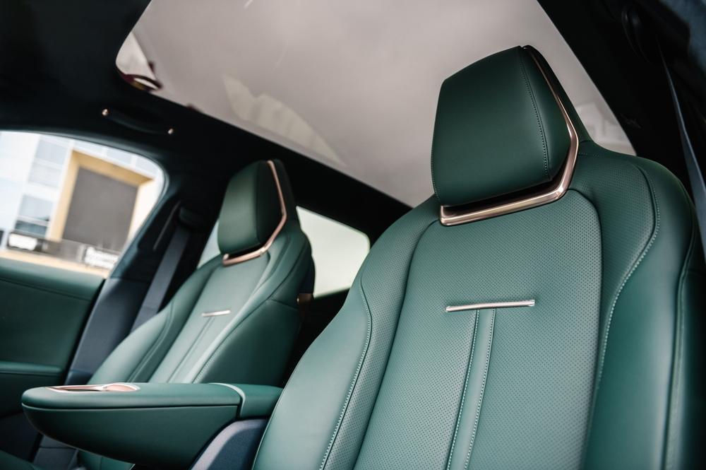 Hochwertiger Autoledersitz mit elegantem Design – langlebig, pflegeleicht und stilvoll